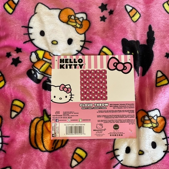 New Hello Kitty Candy Corn Kittens Pink Halloween Plush 60" x 70" Throw Blanket - Picture 4 of 6